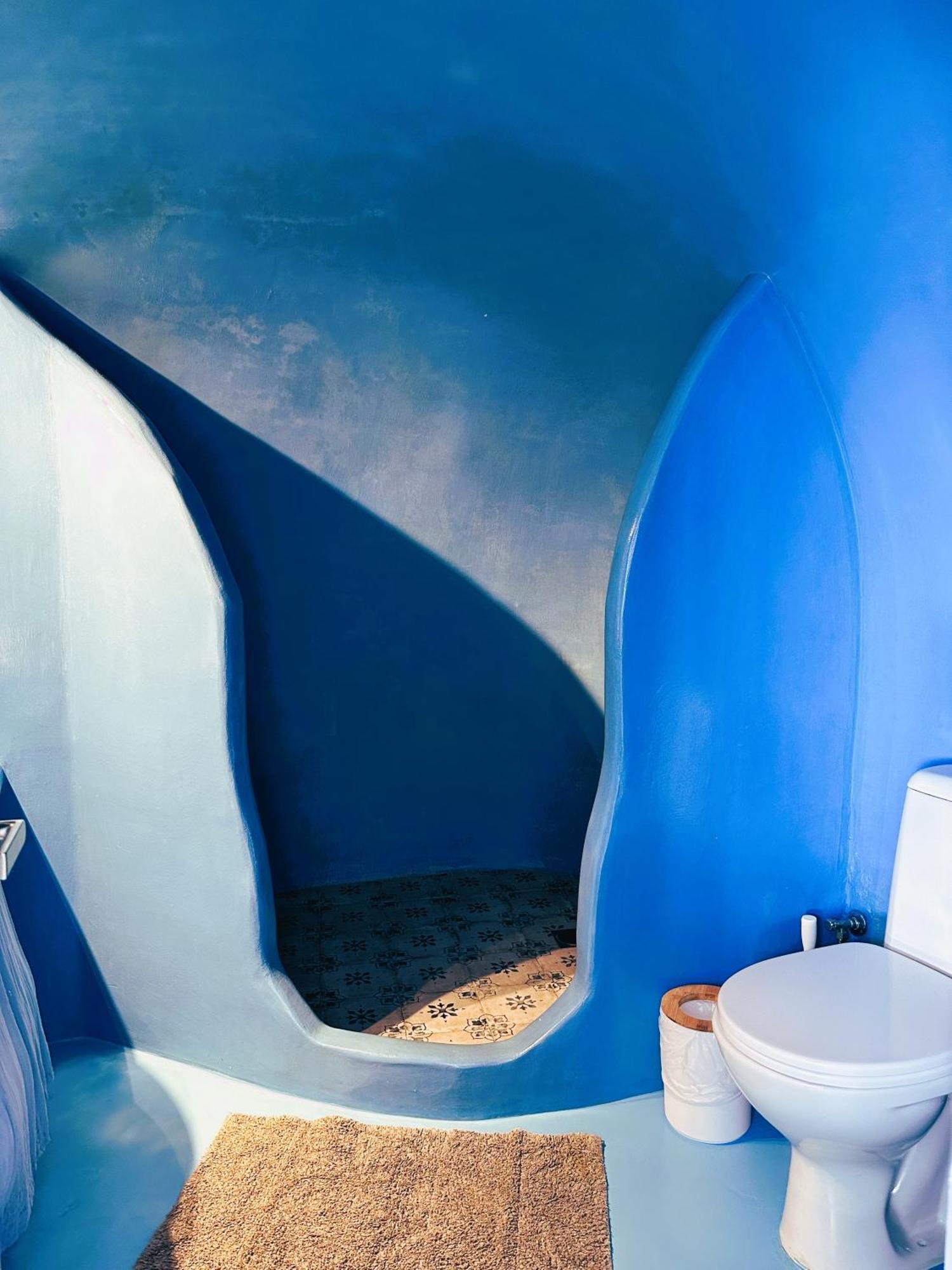 Lioyerma Cave With Private Outdoor Hot Tub *