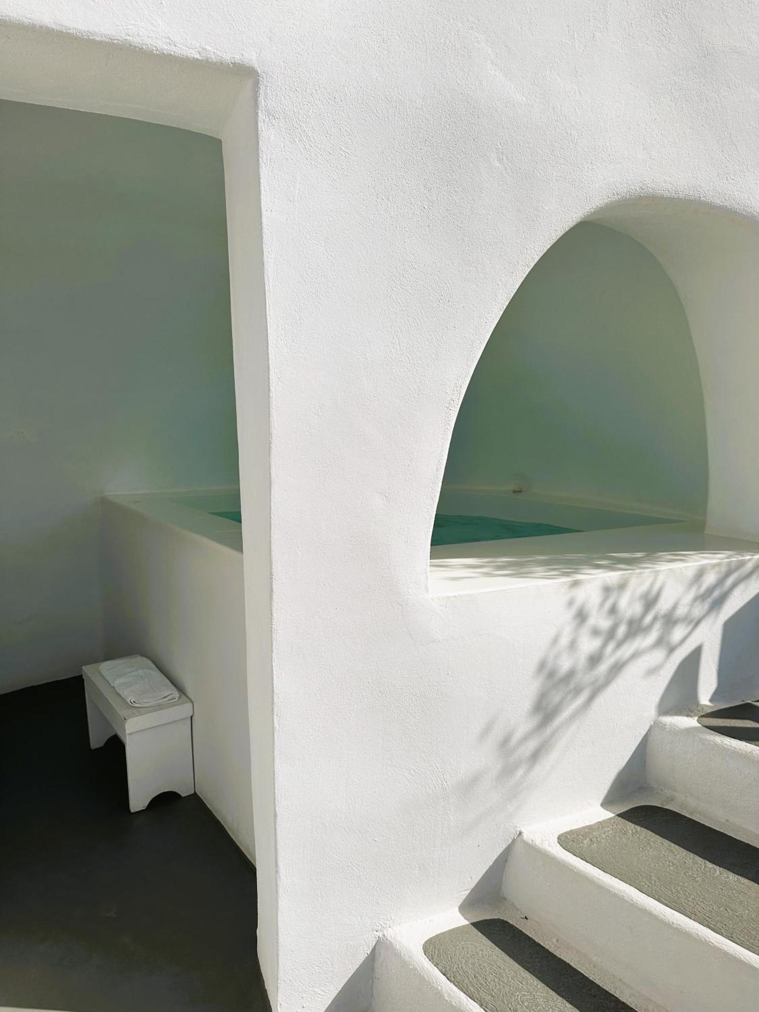 Lioyerma Cave With Private Outdoor Hot Tub Апартаменты