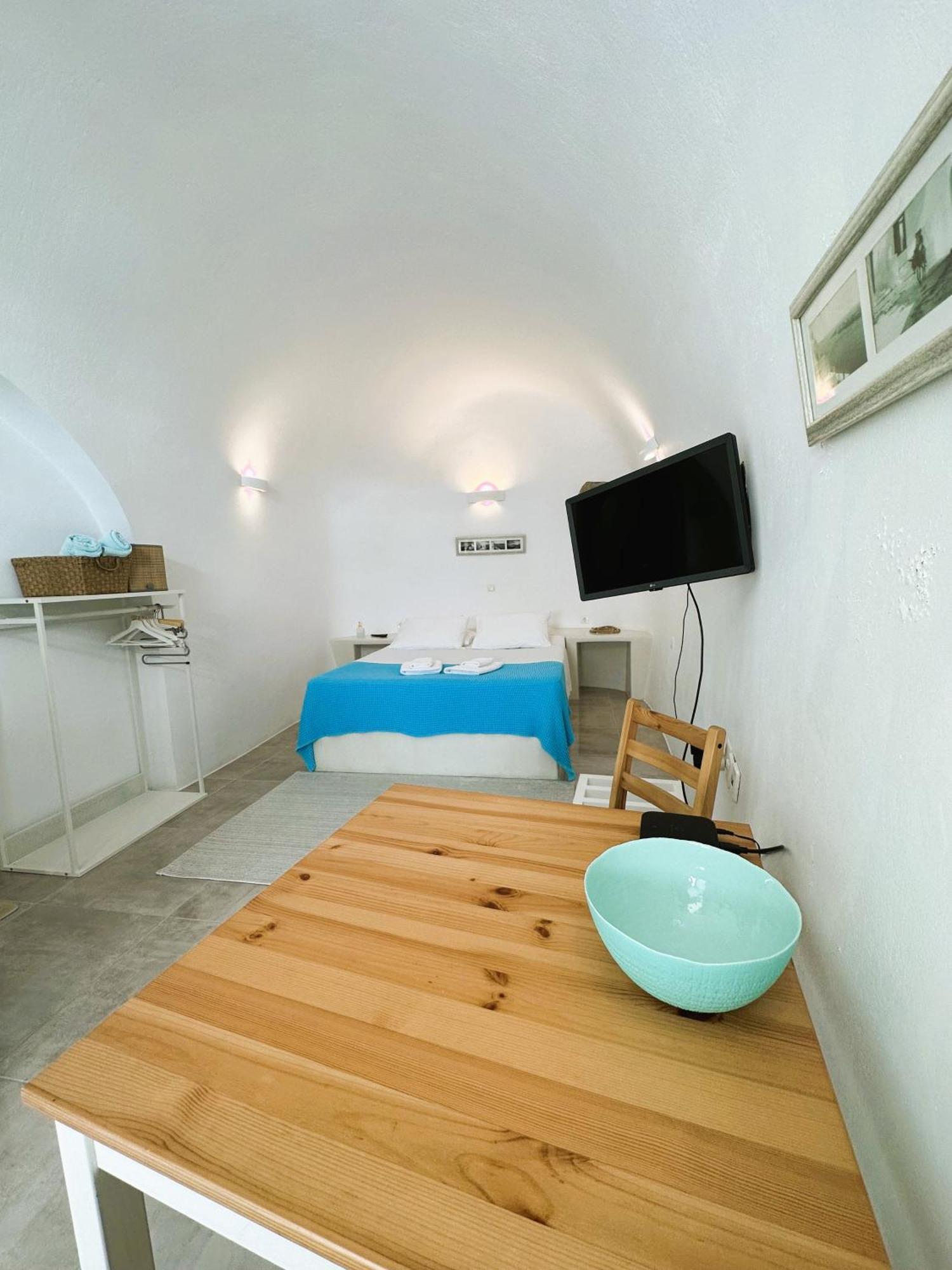 Апартаменты Lioyerma Cave With Private Outdoor Hot Tub